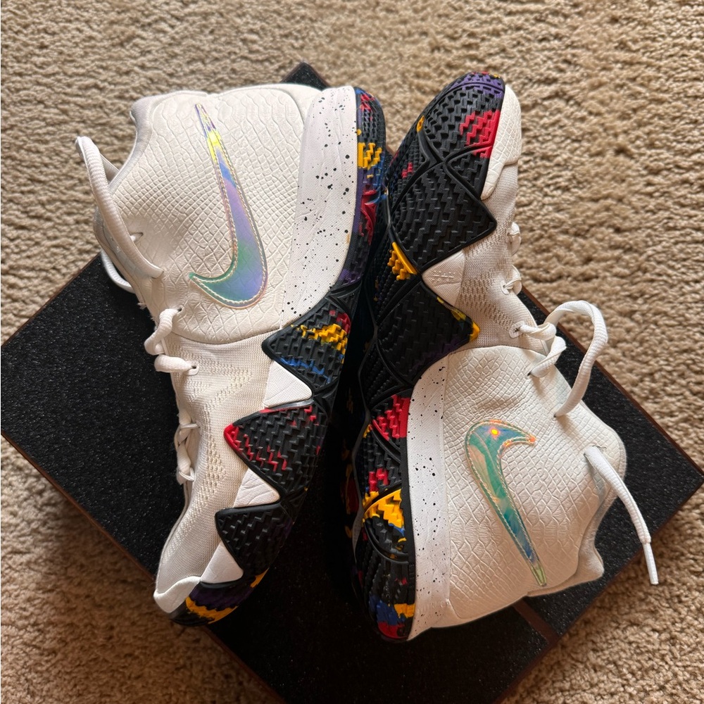 KYRIE 4 NCAA